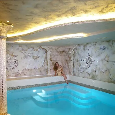 Viktoriya ساني بيتش